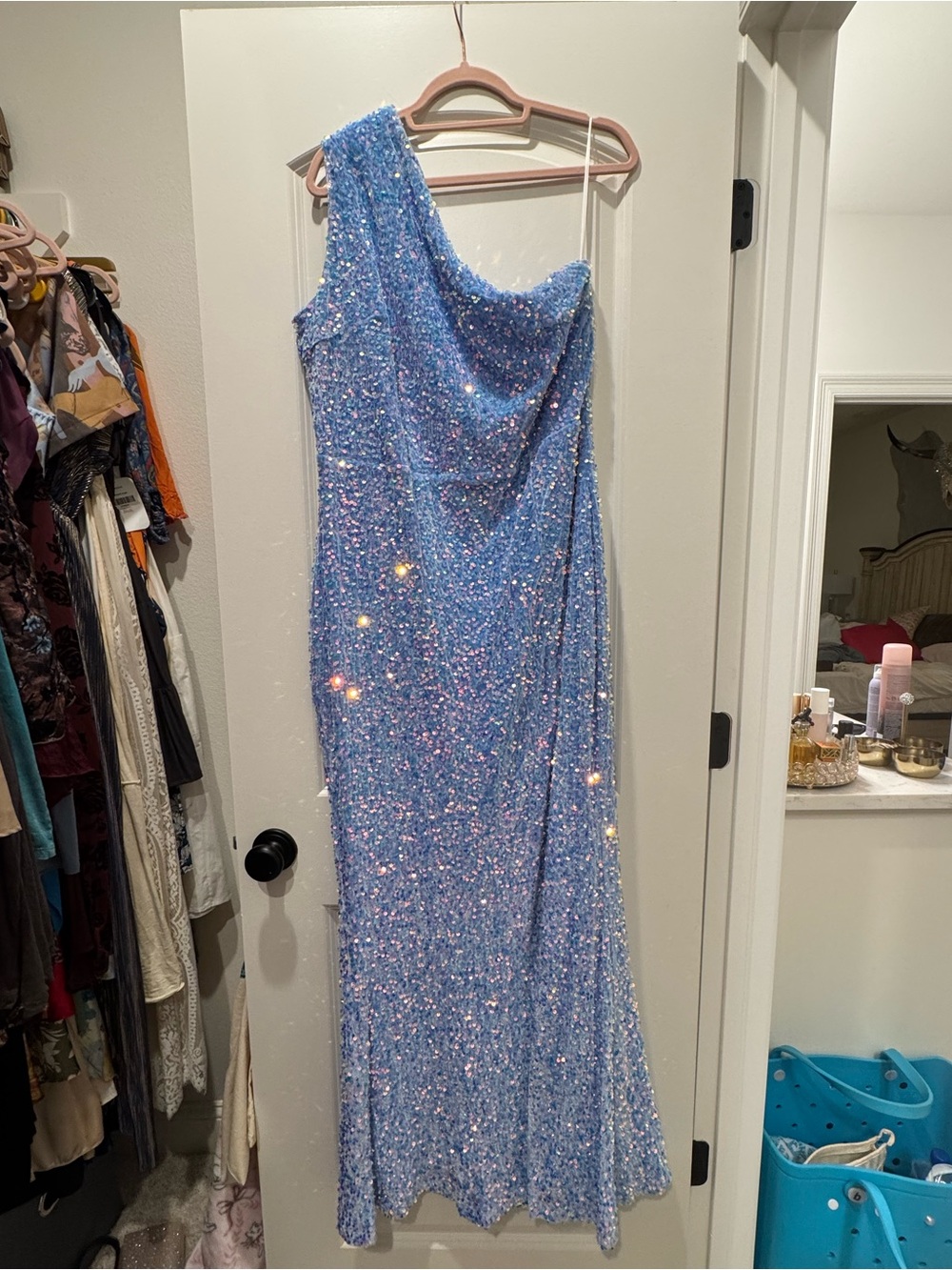 Sparkling One-Shoulder Sequin Evening Dress in Light Blue